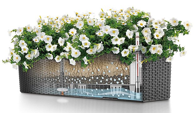 Blumenkästen mit Wasserspeicher von Balkonera